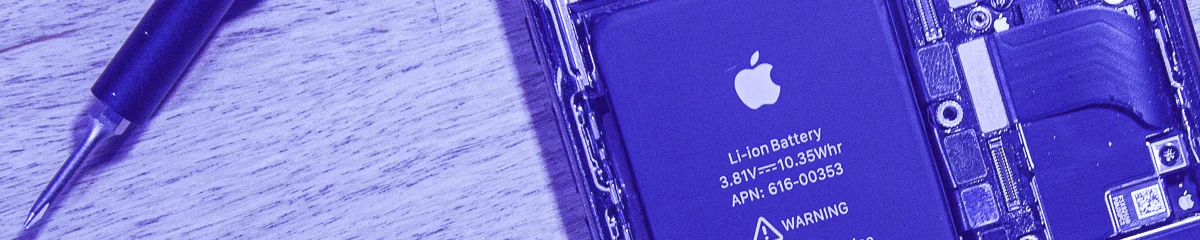 Intérieur d’un smartphone avec sa batterie, illustration des réparations Infopromo